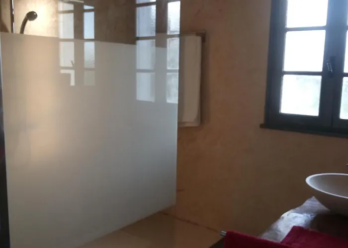 Du Monbaillon Дом отдыха *